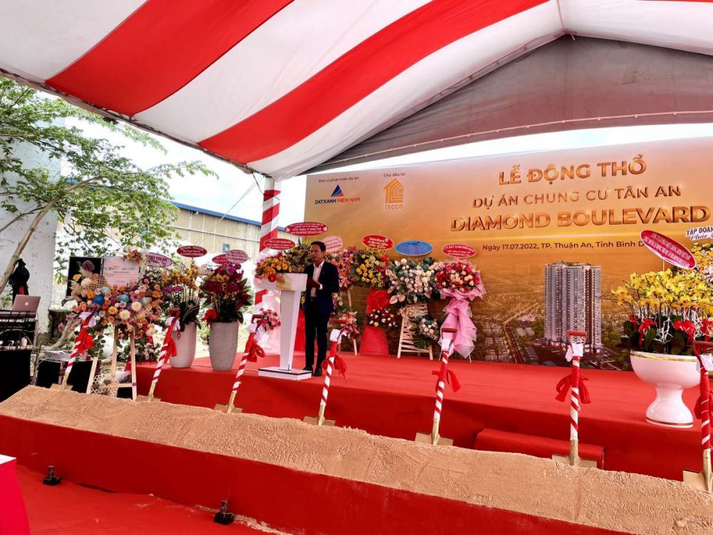 Lãnh đạo Đất Xanh Miền Nam phát biểu tại lễ động thổ dự án Diamond Boulevard - diamondboulevard.vn
